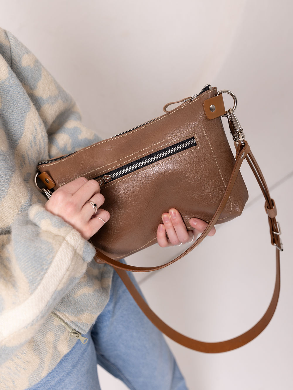 TOMMY Leather Bag with Two Handles - Cappuccino